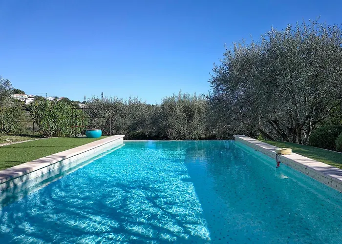 Bastide D\'Architecte En Pierre