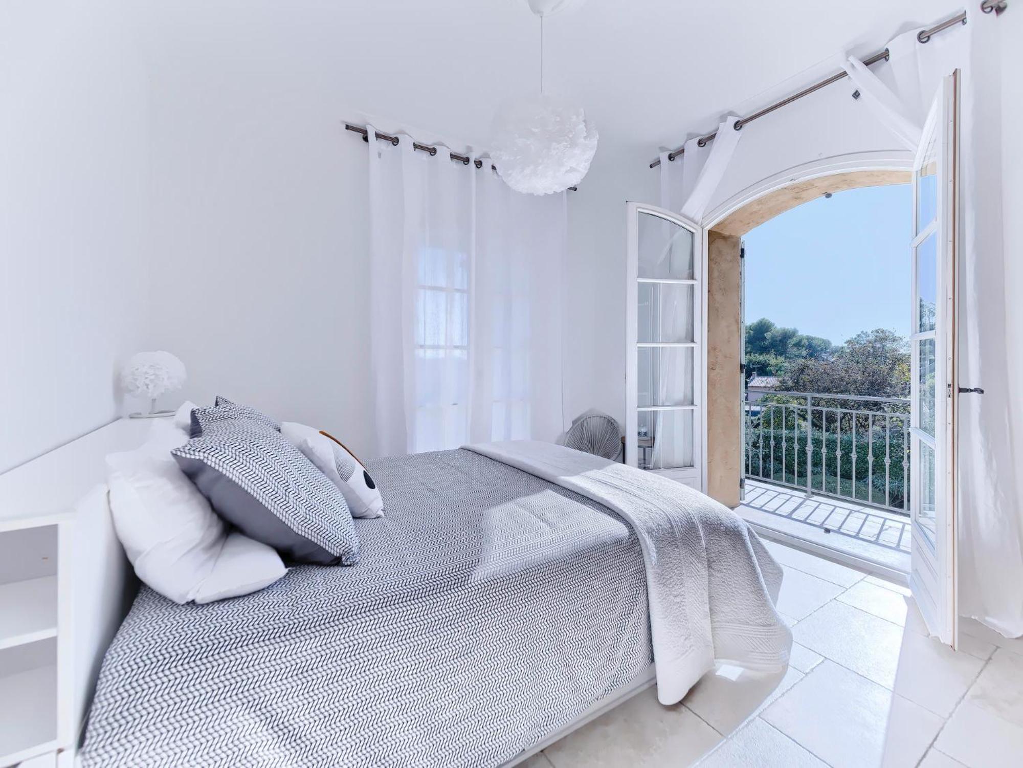 Bastide D'architecte En Pierre * Cagnes-sur-Mer